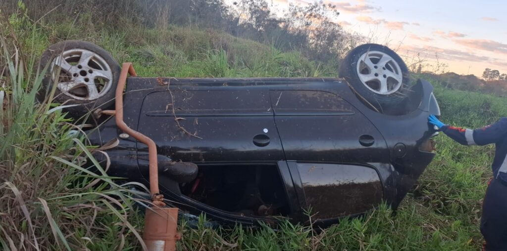 Motorista de 66 anos morre após carro capotar e parar em brejo na BR-352 IMG-20260818-WA0040