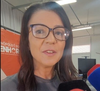 Fila da mamografia chega a 2,4 mil mulheres em Divinópolis; secretária de Saúde Sheila Salvino anuncia ação para zerar espera