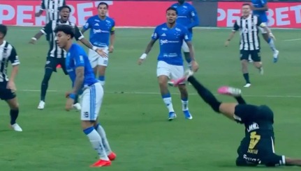Atlético vai ao STJD contra Kaio Jorge após lance polêmico no clássico com o Cruzeiro hy