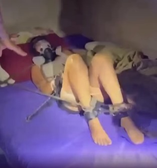 Justiça negou medida protetiva antes de mulher ser encontrada acorrentada em cativeiro em Goiás