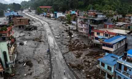 Tragédia no Nepal e Tibete chega a mais de mil mortes