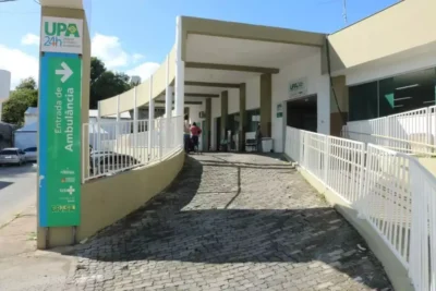 TV de sala de espera da UPA de Formiga exibe conteúdo adulto e Prefeitura retira aparelho de recepção de canais