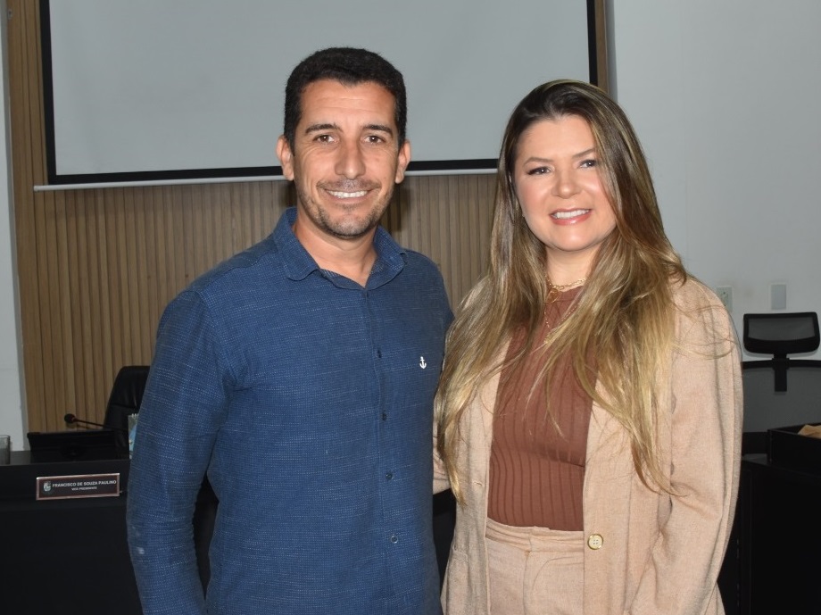 São Sebastião do Oeste empossa primeira prefeita de sua história