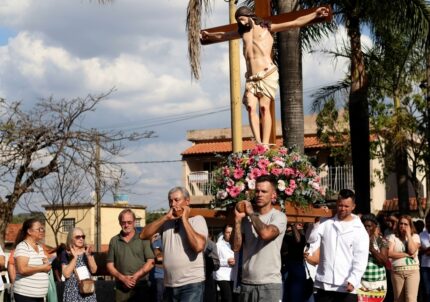 Carmo do Cajuru Celebrou o 77º Jubileu de Bom Jesus de Angicos atrai milhares de fiéis com asfalto e acesso ao Santuário