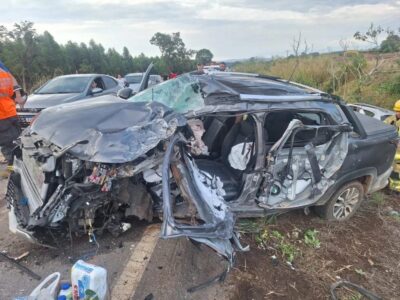 Ultrapassagem termina em grave acidente com três veículos e quatro feridos na MG-431, em Pará de Minas