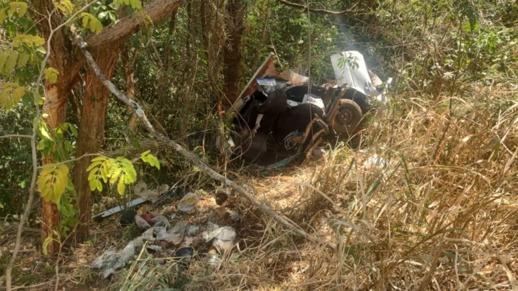 APÓS PLANTÃO, MÉDICO DE 26 ANOS SOFRE GRAVE ACIDENTE NA BR-352 EM PITANGUI IMG-20260913-WA0021