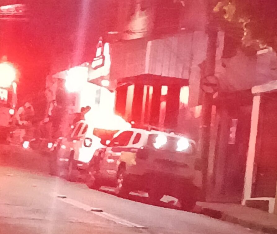 HOMEM DE 24 ANOS É MORTO A TIROS EM LANCHONETE DURANTE A MADRUGADA EM DIVINÓPOLIS