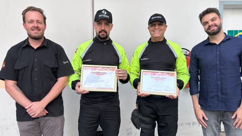 Agentes que salvaram criança de incêndio recebem homenagem no Dia do Agente de Trânsito em Divinópolis