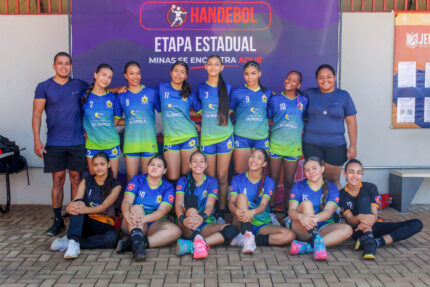 De Minas para o Brasil : Handebol Feminino de Nova Serrana Representa o Estado nos Jogos Escolares Brasileiros