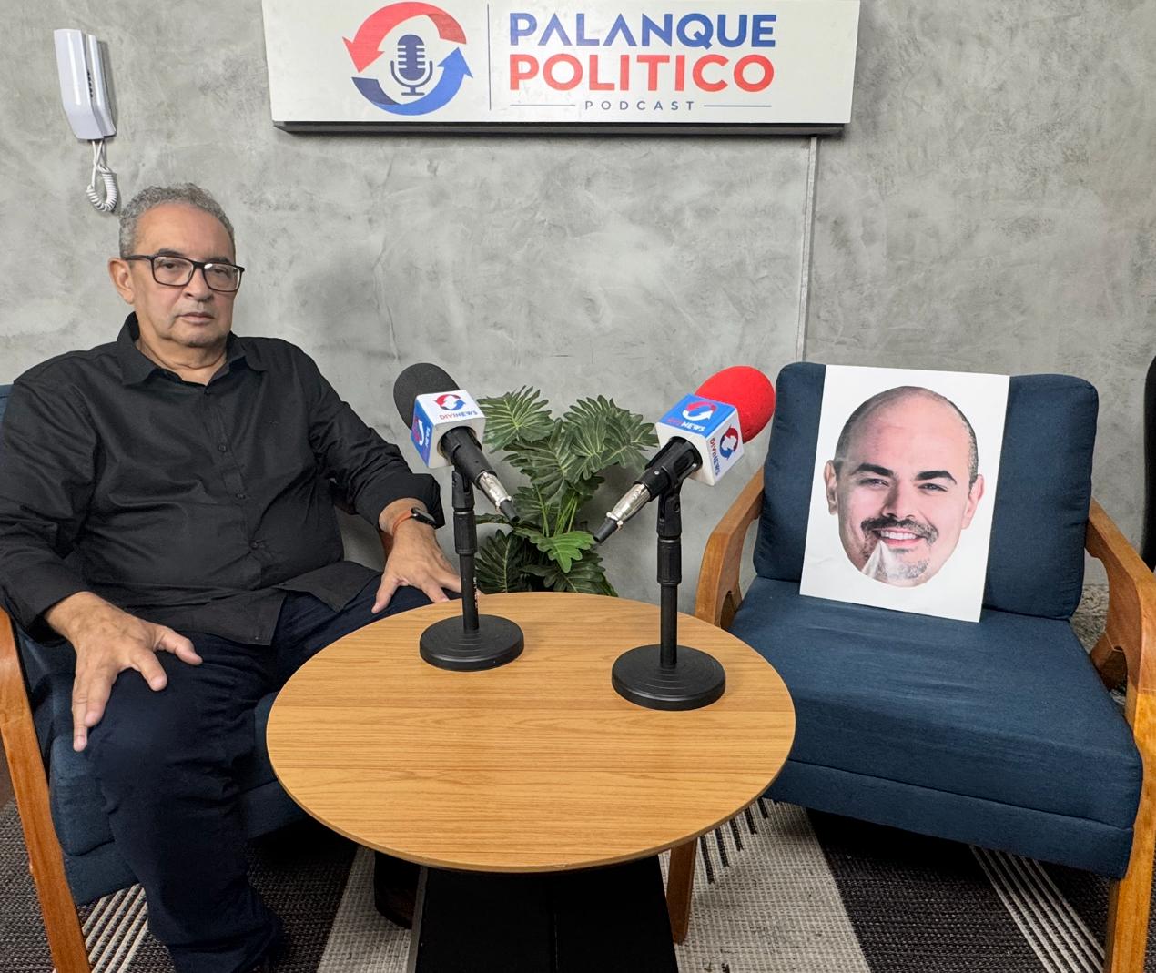 Após confirmar entrevista e mudar local duas vezes, campanha de Mateus Simões cancela participação e Divinews mantém perguntas diante da foto do governador