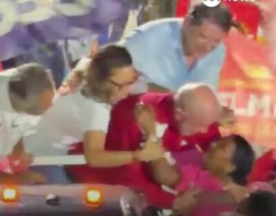 Abraço apertado em Lula faz Janja intervir durante ato e cena viraliza nas redes