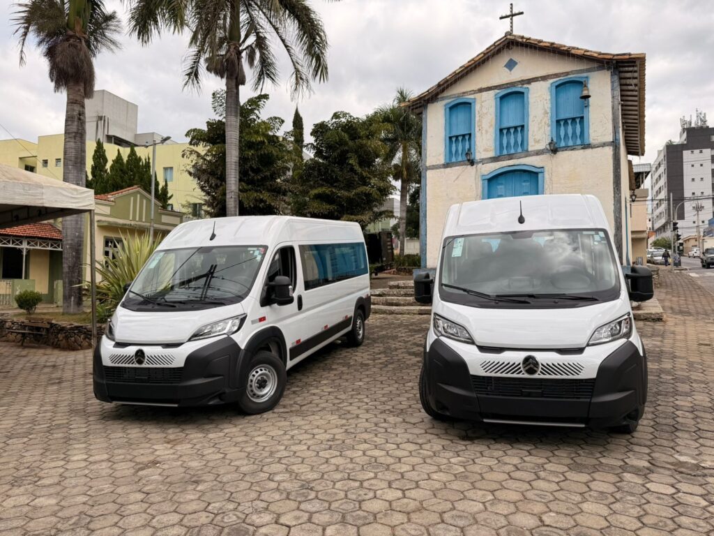 Mais segurança e conforto: Novas vans chegam para transformar o transporte escolar de Carmo do Cajuru WhatsApp Image 2026-09-01 at 20.43.32
