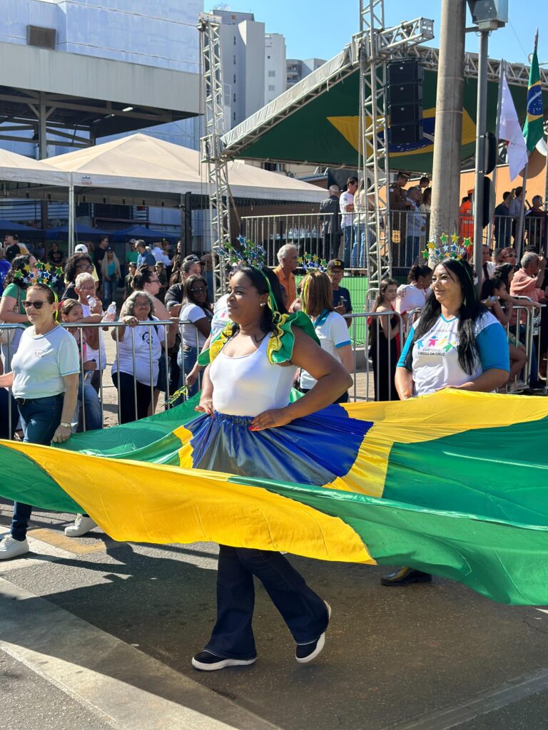 Orgulho em Marcha: Avenida de Itaúna se prepara para o histórico Desfile da Independência WhatsApp Image 2026-09-02 at 16.24.52