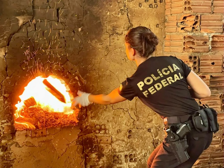 Golpe no Tráfico : Polícia Federal incinera 2,5 toneladas de drogas apreendidas em Belo Horizonte