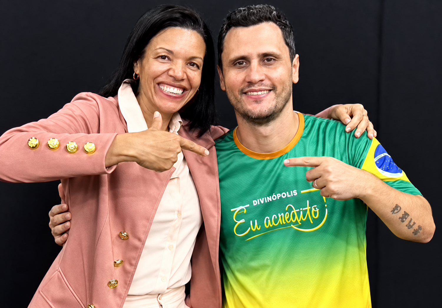 “Por que eu não posso apoiar ela?”: senador Cleitinho abre porta para apoiar Janete na disputa pela Prefeitura de Divinópolis em 2028