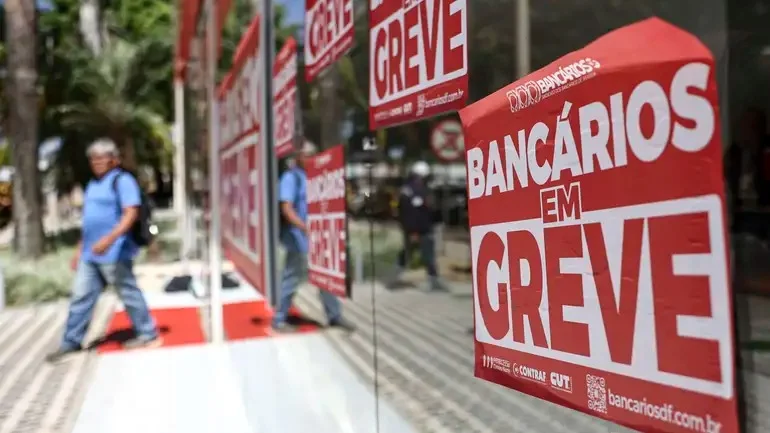 Greve da Caixa: Justiça determina que 60% dos funcionários trabalhem greve-bancarios