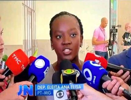 Ana Elisa, da comunidade da Lajinha, em Divinópolis, para Brasília, e ao lado de Lula chega ao Jornal Nacional