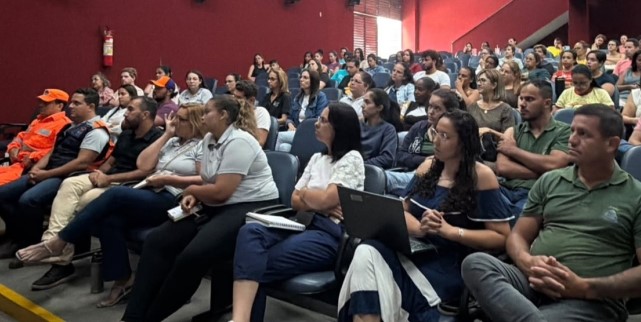 Prefeitura e Corpo de Bombeiros capacitam servidores para evacuação de emergência em Carmo do Cajuru