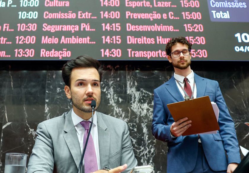 Sucessão de Tadeu Leite movimenta ALMG e articulação de centro tenta barrar avanço do PL; Cleitinho sinaliza não interferência