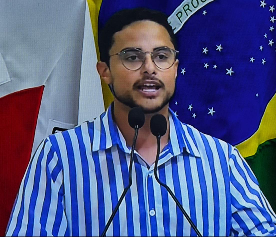 Vereador petista de Divinópolis se autoproclama governador eleito de Minas Gerais e ironiza derrota de Patrus nas urnas