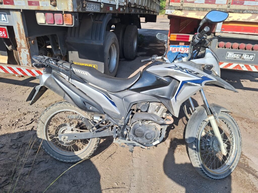 Motociclista fica ferido após colisão com caminhonete na BR-494 em Divinópolis WhatsApp Image 2026-10-01 at 10.44.39