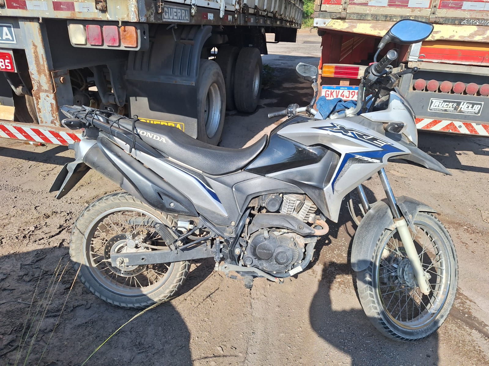 Motociclista fica ferido após colisão com caminhonete na BR-494 em Divinópolis