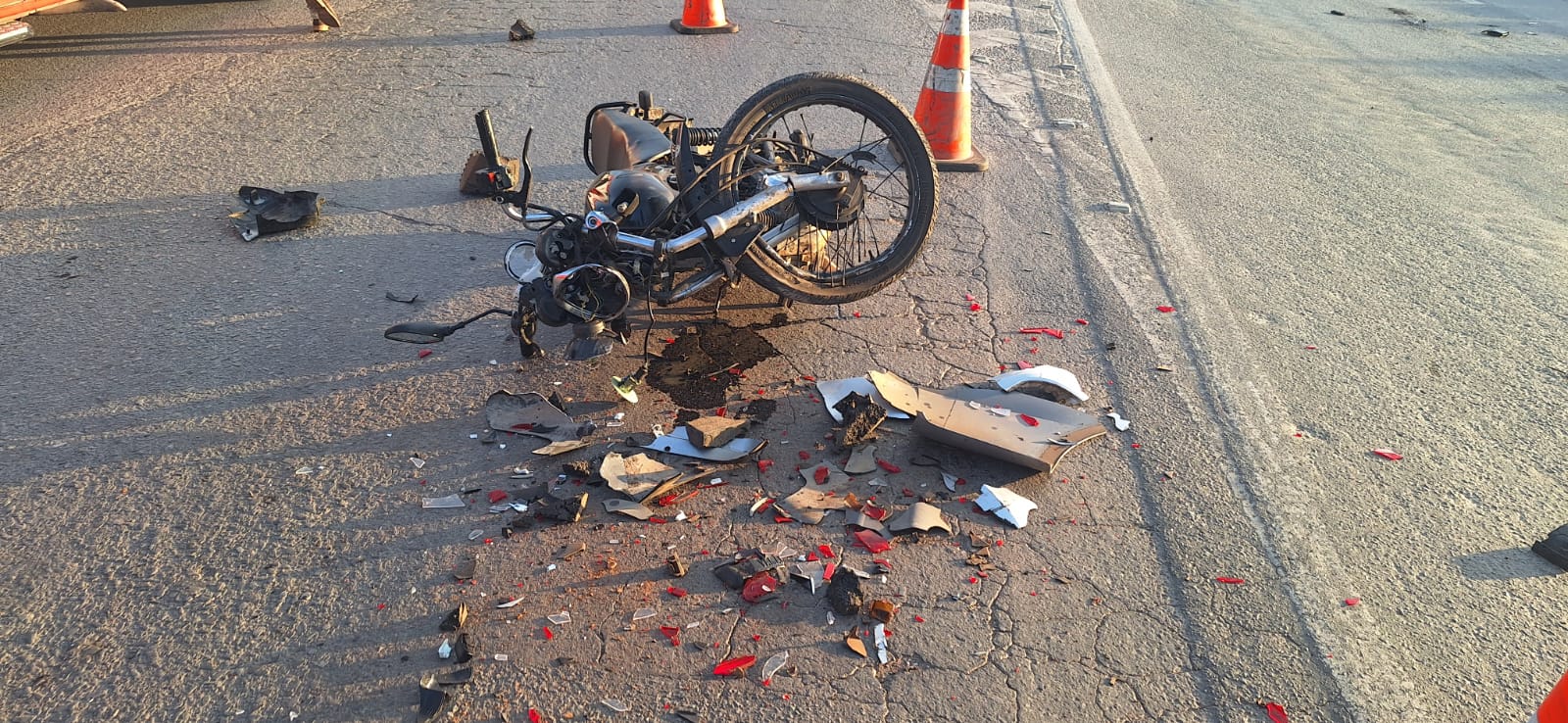 Motociclista fica gravemente ferido em batida na traseira de carro na MG-050 em Formiga