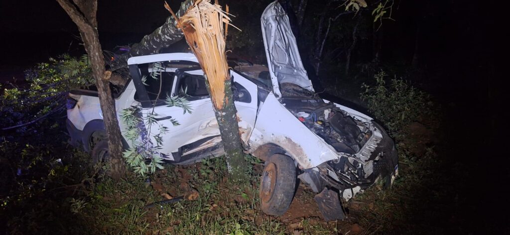 Estouro de pneu provoca acidente com vítima na rodovia LMG-893 em Formiga WhatsApp Image 2026-10-25 at 06.01.19