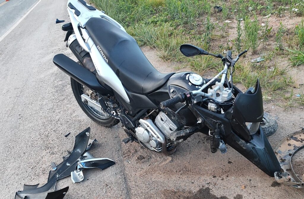 Motociclista sofre ferimentos graves após acidente na BR-494 em Divinópolis acidente