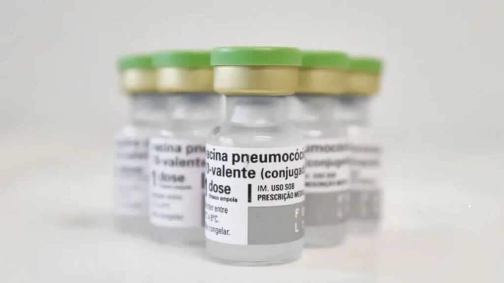 Nova Serrana amplia vacinação com Pneumo 20 para idosos a partir de 85 anos ampola-vacina-pneumococica-conjugada-20-valente-pneumo-20