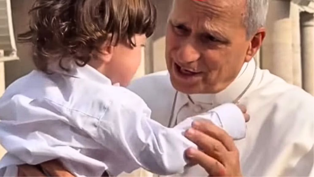 Momento especial : bebê de Divinópolis é abençoado pelo papa no Vaticano bebe-de-divinopolis-recebe-bencao-do-papa-durante-visita-ao-vaticano