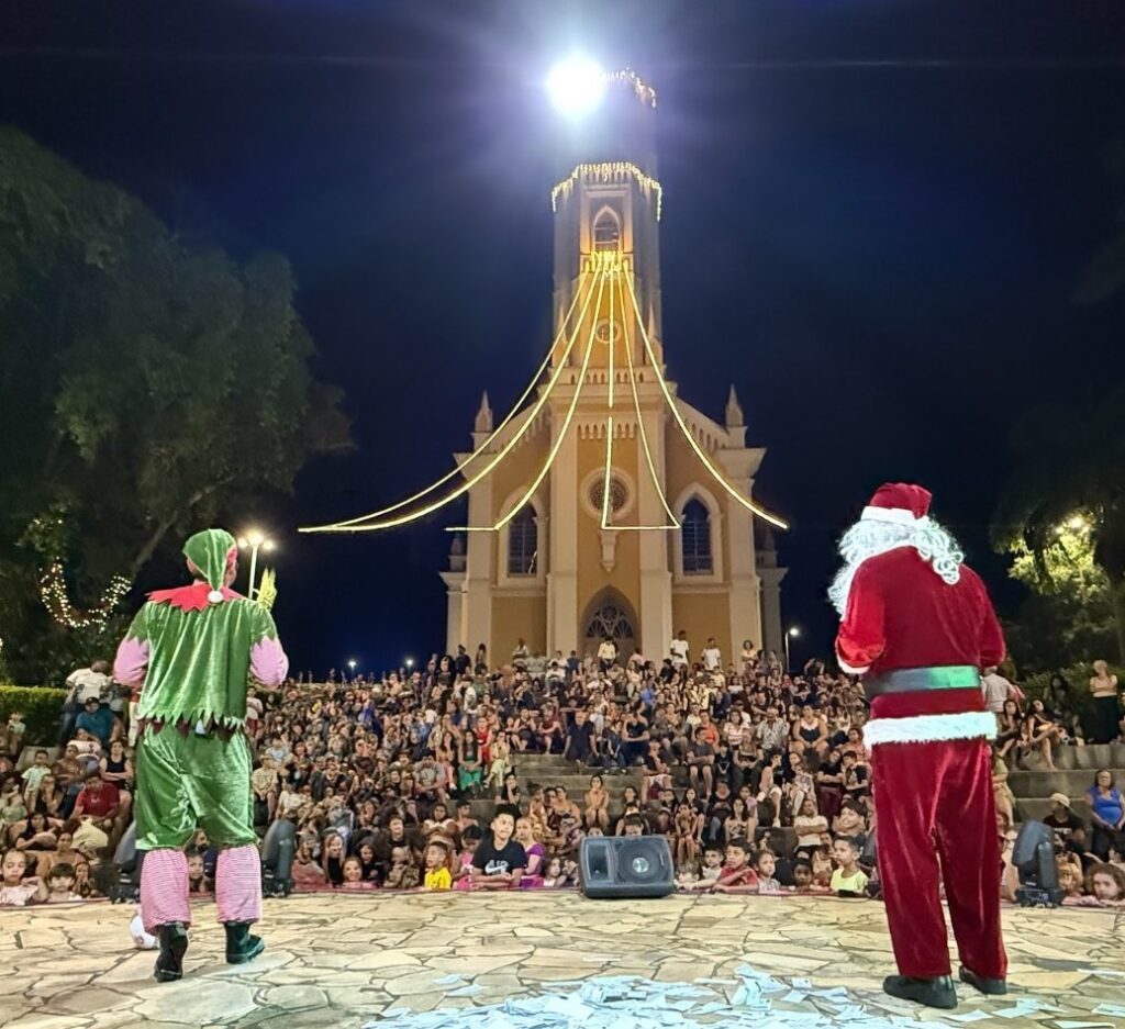 Ilumina Carmo do Cajuru começa a transformar a cidade para celebrar o Natal carmo do cajuru