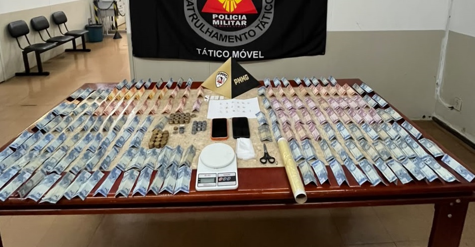 Polícia Militar prende dois homens e apreende adolescente por envolvimento com o tráfico de drogas em Itaúna
