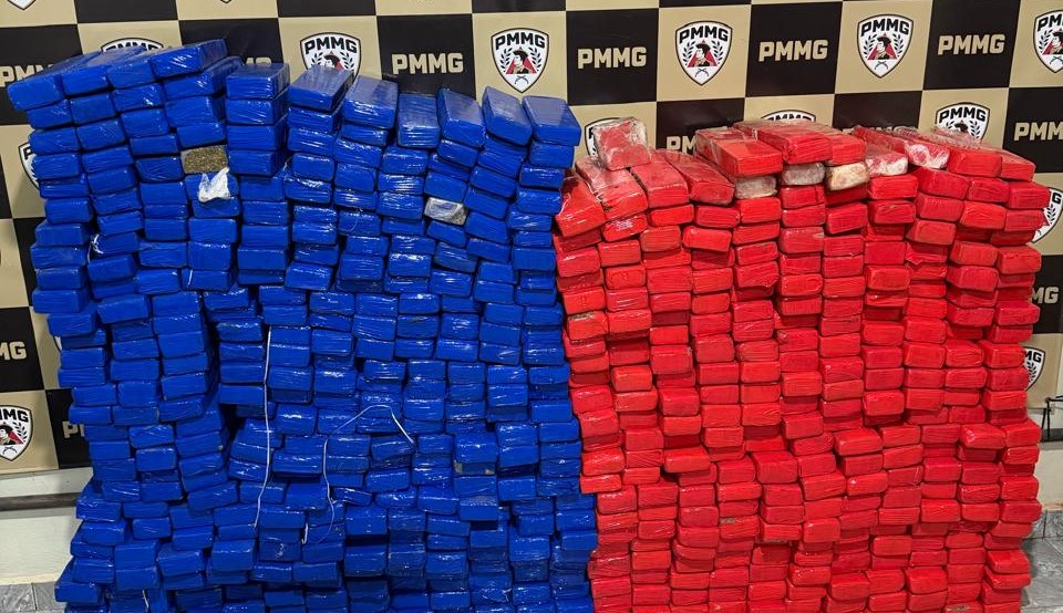 Polícia Militar prende dois suspeito em Cedro do Abaeté com 660 kg de maconha e recupera veículo com queixa de furto e roubo
