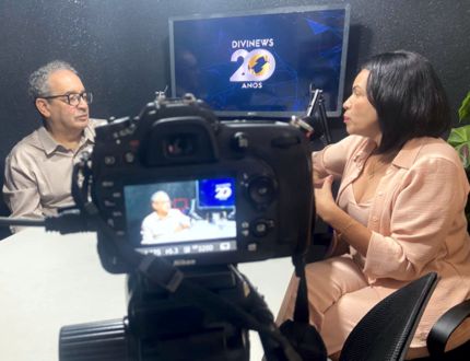Janete sinaliza voto presidencial ao Divinews; anuncia divisão de secretaria; fala da eleição na Câmara; da situação da Gerdau na cidade; e cobra recursos dos eleitos por Divinópolis