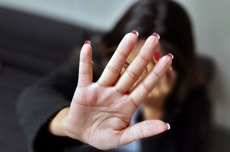 Acordo articulado pelo MPMG dobra número de mulheres protegidas por botão do pânico em Minas Gerais