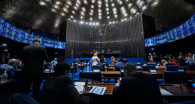 Fim da escala 6×1: PEC começa a ser discutida no Senado nesta terça