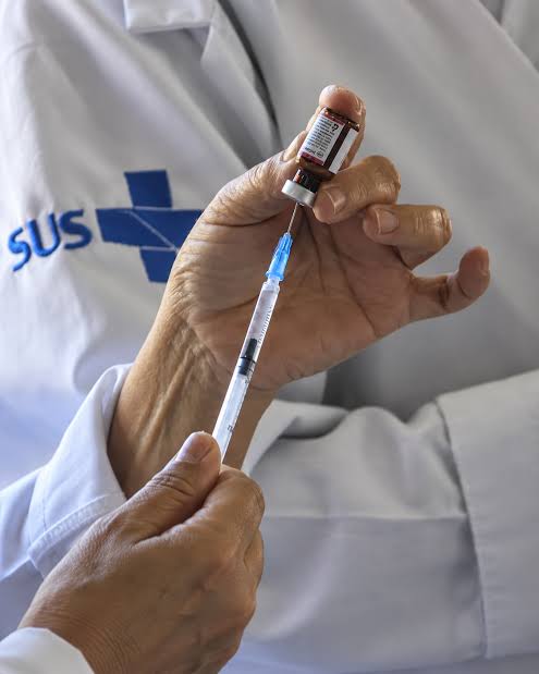 Nova vacina contra pneumonia e meningite está disponível no SUS; veja quem pode receber