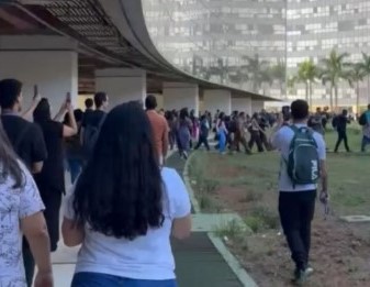 Alarme de incêndio provoca evacuação na Cidade Administrativa deixa uma pessoa com traumatismo craniano após queda em Belo Horizonte